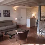Chateau La Graviere Bed & Breakfast