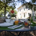 Chateau La Graviere 4* Vertheuil-en-Médoc