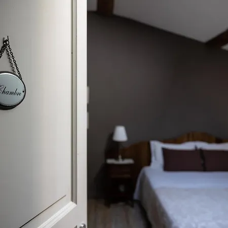 Chateau La Graviere Bed & Breakfast