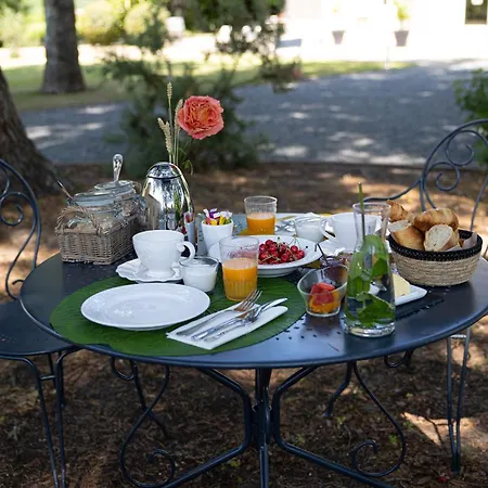 Bed & Breakfast Chateau La Graviere *