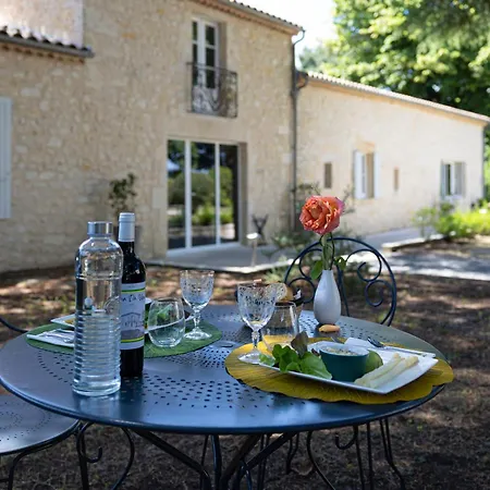 Oda ve Kahvaltı Chateau La Graviere 4*