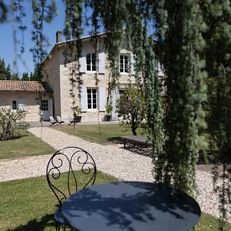Chateau La Graviere 4*