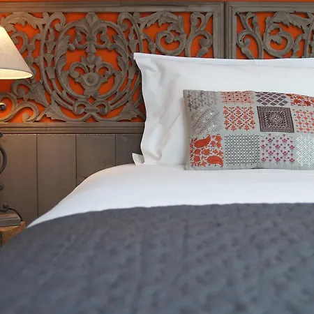 Chateau La Graviere לינה וארוחת בוקר 4*