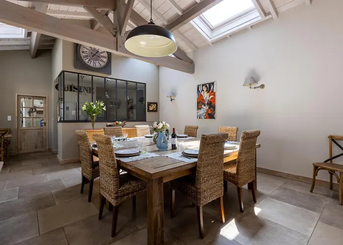 Château La Gravière Bed & Breakfast 4*